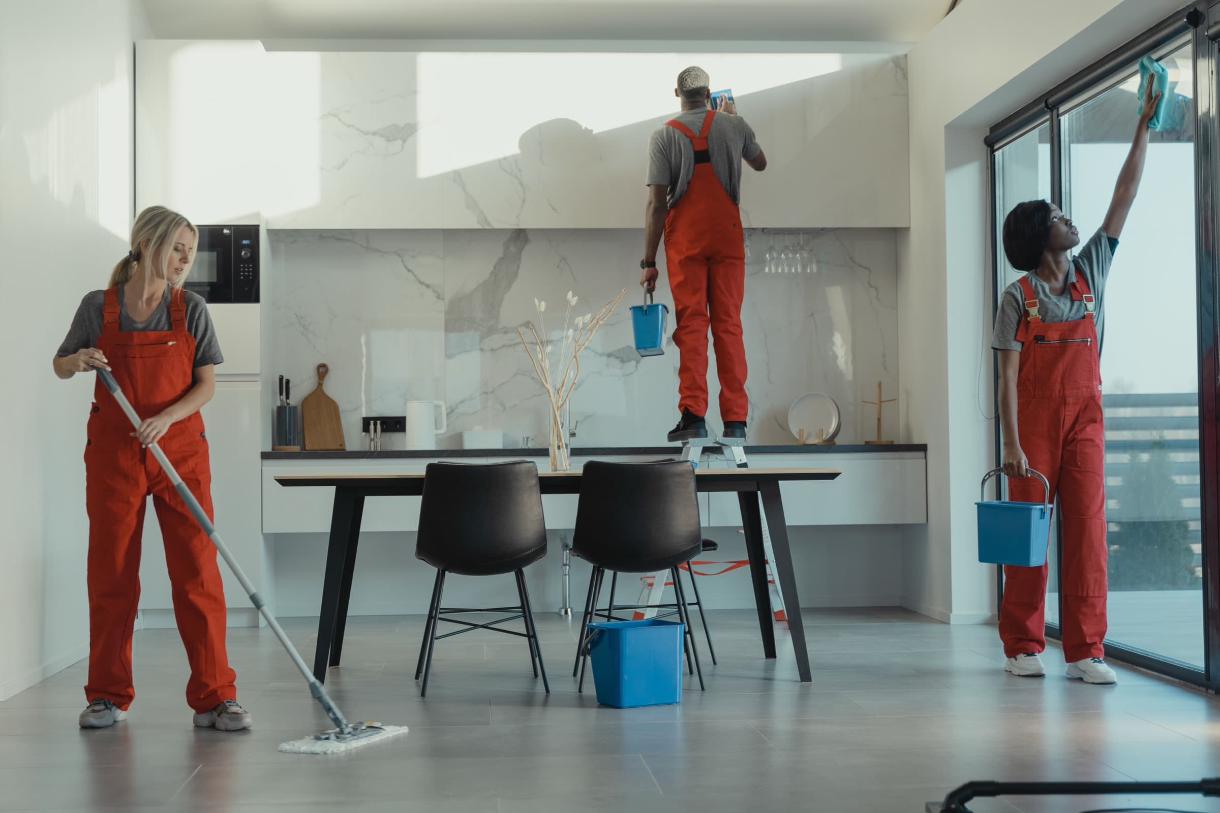 Équipe GreenClean en intervention de nettoyage professionnel à Fribourg